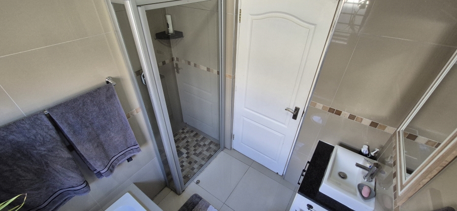 2 Bedroom Property for Sale in Parklands North Western Cape